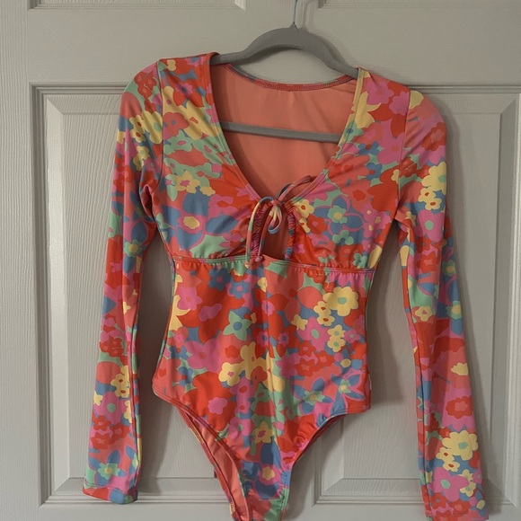 Floral Long Sleeve Swimsuit - Picture 3 of 8